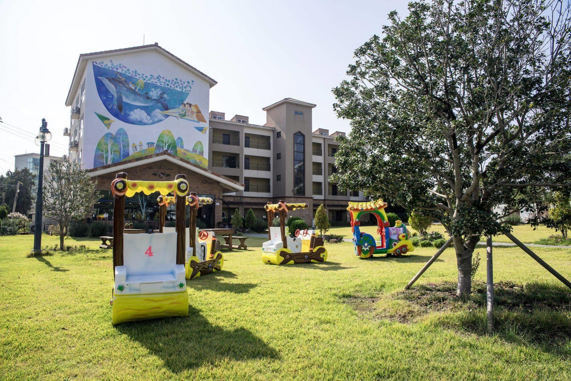 Famille Spa Resort Seogwipo Bagian luar foto