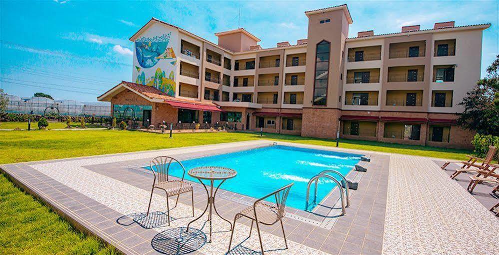 Famille Spa Resort Seogwipo Bagian luar foto