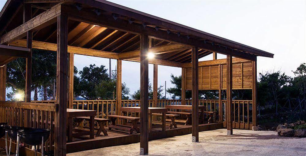 Famille Spa Resort Seogwipo Bagian luar foto