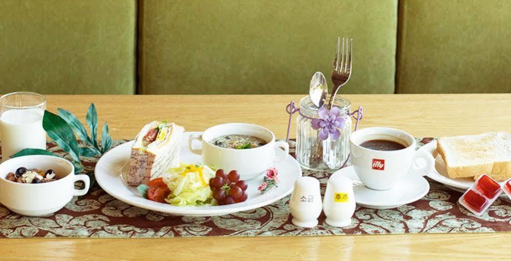 Famille Spa Resort Seogwipo Bagian luar foto